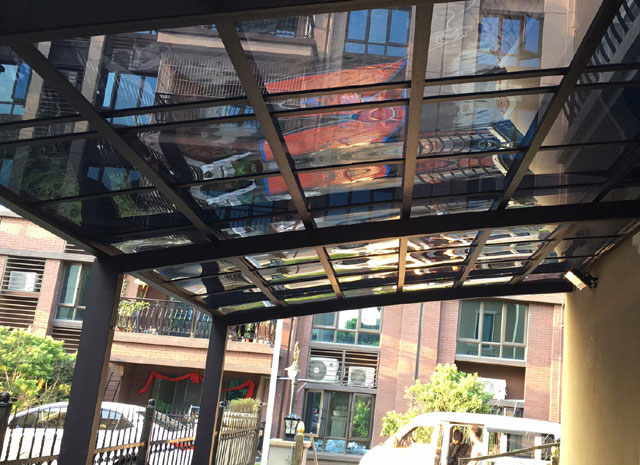 崇左碧桂園陽(yáng)臺(tái)雨棚車(chē)棚安裝實(shí)例