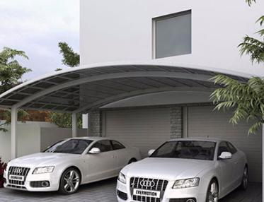 你知道為什么現(xiàn)在人們搭建車棚用聚碳酸酯板呢？