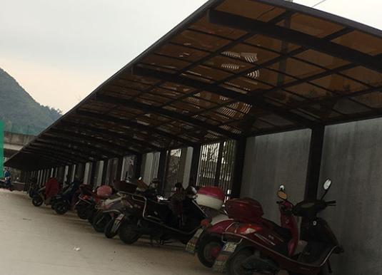 給您的院子里搭個(gè)鋁合金車棚雨棚