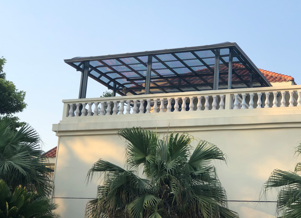 樓頂陽臺雨棚安裝實(shí)例