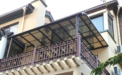 別墅小區(qū)遮陽(yáng)雨棚