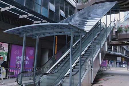 室外電梯雨棚如何設(shè)計(jì)?