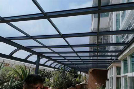 如何選購(gòu)鋁合金雨棚？