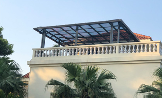 樓頂陽(yáng)臺(tái)雨棚安裝實(shí)例